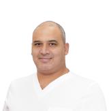 Ашоур Ахмед Зухди, ортодонт