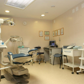 Стоматология Премьер Дент на Родонитовой