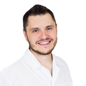 Борчанинов Максим Олегович, стоматолог-хирург