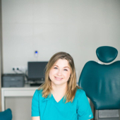 Дулатова Эльвира Леонидовна, стоматолог-терапевт