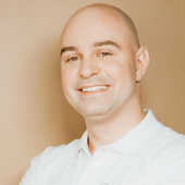 Шутов Петр Юрьевич, стоматолог-хирург