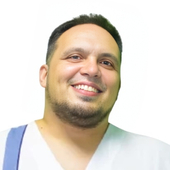 Масловский Игорь Александрович, стоматолог-хирург