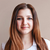 Кривоносова Анна Олеговна, стоматолог-терапевт