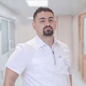 Арутюнян Ара Варданович, стоматолог-терапевт