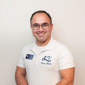 Казарян Айказ Арамович, стоматолог-хирург