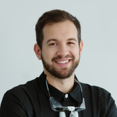 Колмаков Вадим Геннадьевич, стоматолог-терапевт