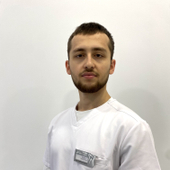 Шарипов Бинёмин Джумахонович, стоматолог-терапевт