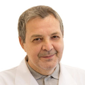 Смышляев Андрей Артурович, стоматолог-терапевт