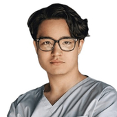 Байкуатов Азамат Майрамбаевич, стоматолог-хирург