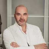 Баниж Олег Николаевич, пластический хирург