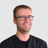 Левицкий Виктор Владимирович, стоматолог-ортопед