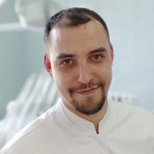 Шмаков Арсений Николаевич, стоматолог-хирург