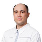 Залесских Максим Анатольевич, офтальмолог-хирург