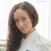 Белозерова Яна Борисовна, стоматолог-терапевт