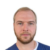 Чернышев Виталий Игоревич, стоматолог-хирург