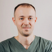 Добронравов Олег Игоревич, офтальмолог-хирург