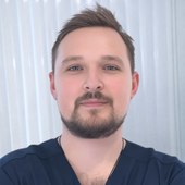 Папуша Андрей Олегович, стоматолог-хирург