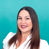 Попова Дарья Александровна, врач-косметолог