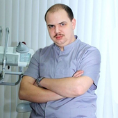 Мухин Денис Аркадьевич, стоматолог-ортопед