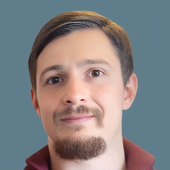 Постнов Денис Александрович, стоматолог-терапевт