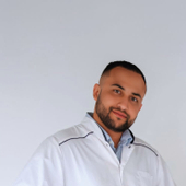 Ашраф Слити, онколог