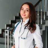 Полякова (Кушнаренко) Вита Николаевна, врач-косметолог