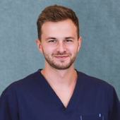 Крот Дмитрий Александрович, стоматолог-хирург