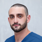 Малумян Артем Меликович, челюстно-лицевой хирург