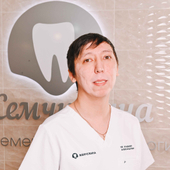 Бурлаков Владимир Александрович, стоматолог-хирург