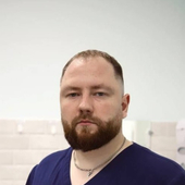 Ребрушкин Вячеслав Сергеевич, стоматолог-терапевт