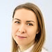 Попова Елена Юрьевна, стоматолог-терапевт