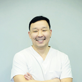 Дансюрюн Булат Сергеевич, стоматолог-терапевт