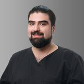 Абдуллаев Натиг Алиярович, стоматолог-хирург