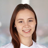 Портнова Александра Романовна, имплантолог