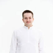 Чураев Ренат Тимурович, стоматолог-терапевт