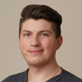 Сенаторов Валерий Олегович, стоматолог-хирург