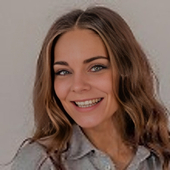 Толстоусова Екатерина Борисовна, стоматолог-терапевт