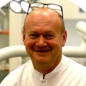 Ринг Сергей Артурович, стоматолог-терапевт