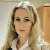 Смоленская Янина Евгеньевна, невролог