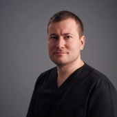 Азимов Владислав Юрьевич, стоматолог-ортопед