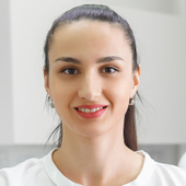 Микаелян Наира Вагановна, стоматолог-терапевт