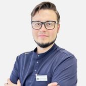 Сластников Дмитрий Денисович, стоматолог-терапевт