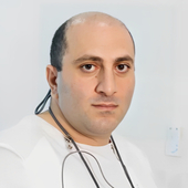 Багдасарян Роман Акопович, стоматолог-терапевт