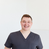 Усачев Андрей Русланович, стоматолог-хирург