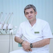 Искандарян Артур Артемович, стоматолог-терапевт