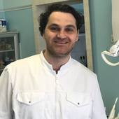 Хенкин Евгений Яковлевич, стоматолог-терапевт