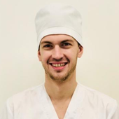 Бичев Роман Олегович, стоматолог-хирург