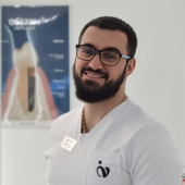 Малхасян Ваге Тигранович, стоматолог-терапевт