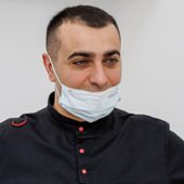 Симонян Армен Аркадьевич, стоматолог-терапевт