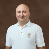 Алескеров Эльчин Шахинович, стоматолог-хирург